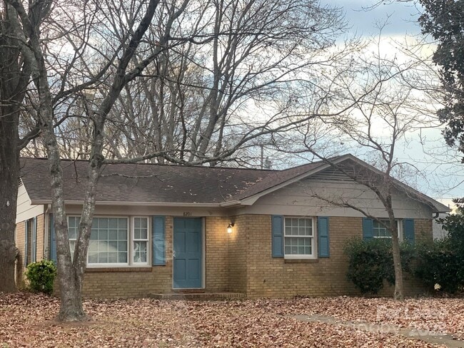 Building Photo - 8201 Hemby Wood Dr