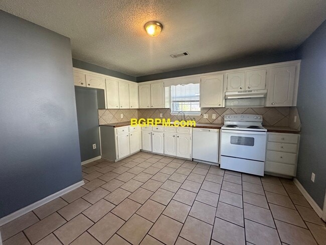 Photo - 3 BD, 2 BA, Home in Cabot