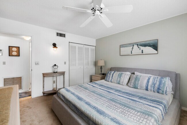 Photo - 5800 Hollywood Blvd Unit 217