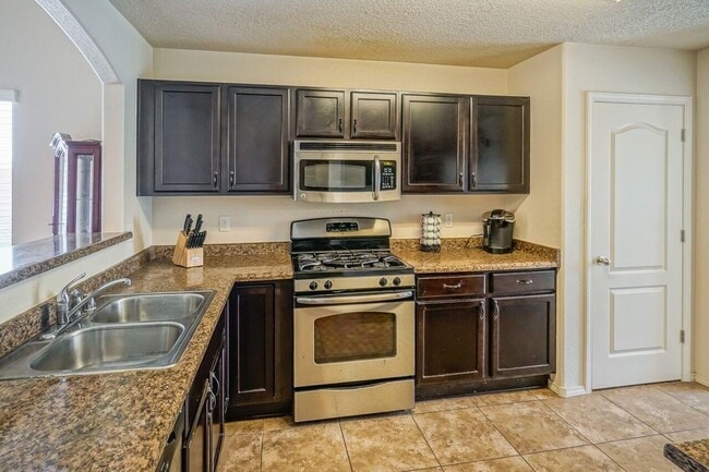 Photo - 2045 N Ensenada Cir SE