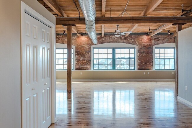 Photo - 210 Broadway Unit 404