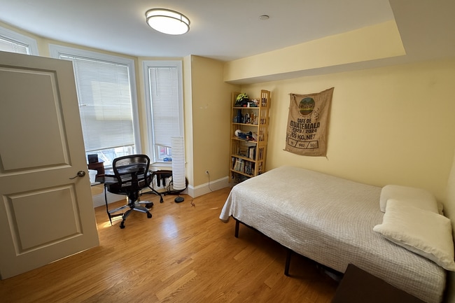 Photo - 183 River St Unidad 2