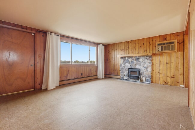 Photo - W6705 N Lakeshore Cir