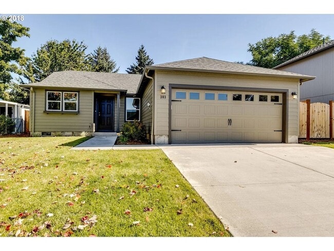 Building Photo - 3BD/2BA Single Level Home located in the d...