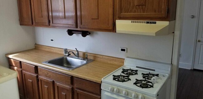 Building Photo - 2243 S Lambert St Unit 1-1