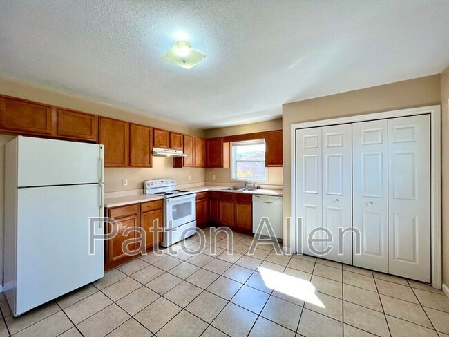 Photo - 8 Zell Ln Unit Apt C