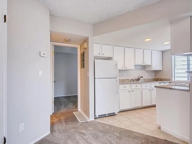 Building Photo - 17050 E Ford Dr Rental