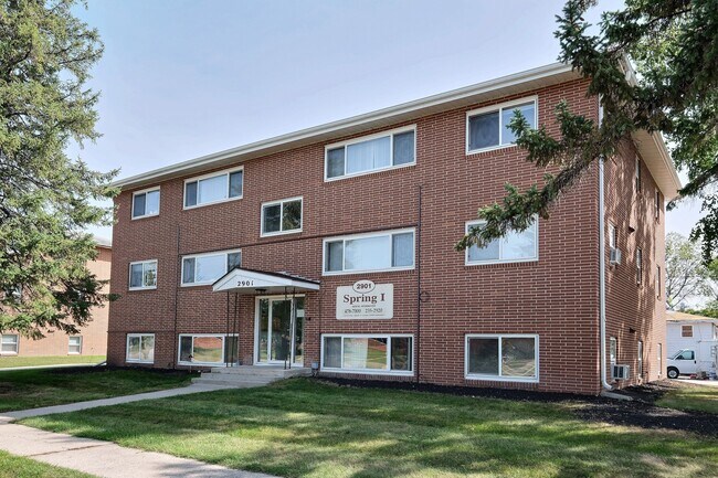 Apartamentos de primavera de Fargo, Dakota del Norte | Exterior