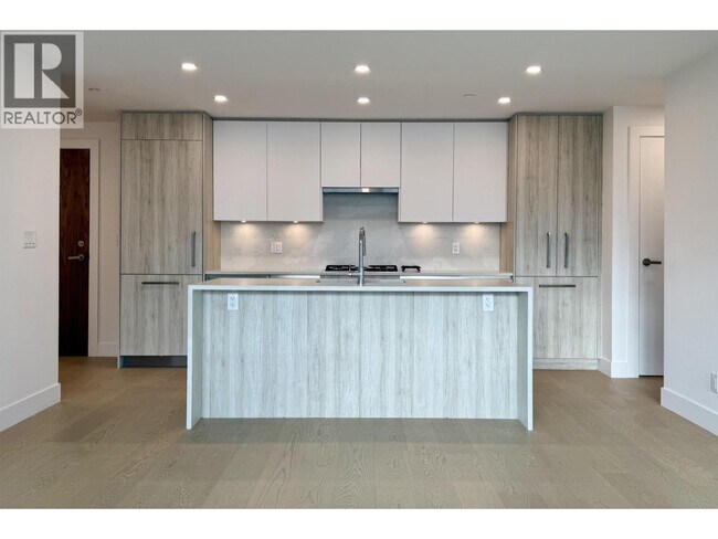 423 6th St Unit 3-BRM