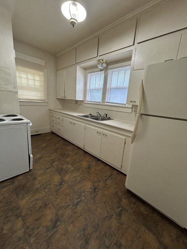 Photo - 201 W Madison St