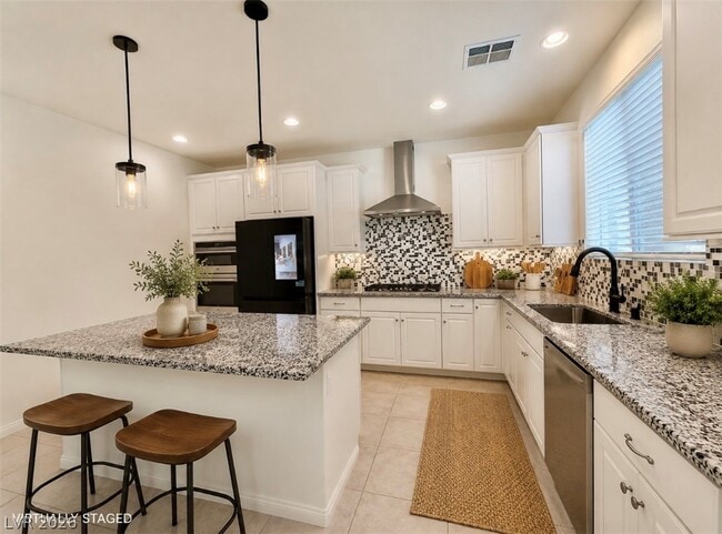 Photo - 185 Lilt Ave