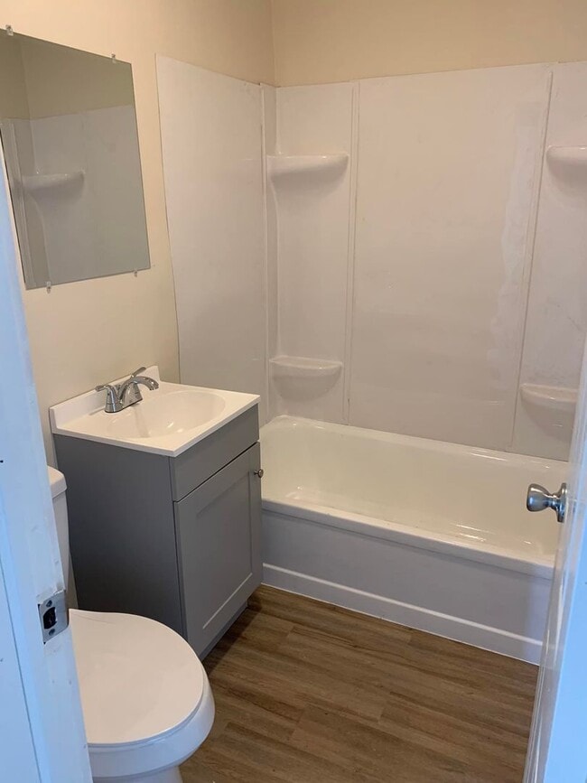 Photo - 1116 E Gum St