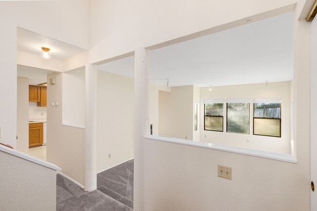 Photo - Redmond 3 Bedroom 1.5 Bath Garage Duplex
