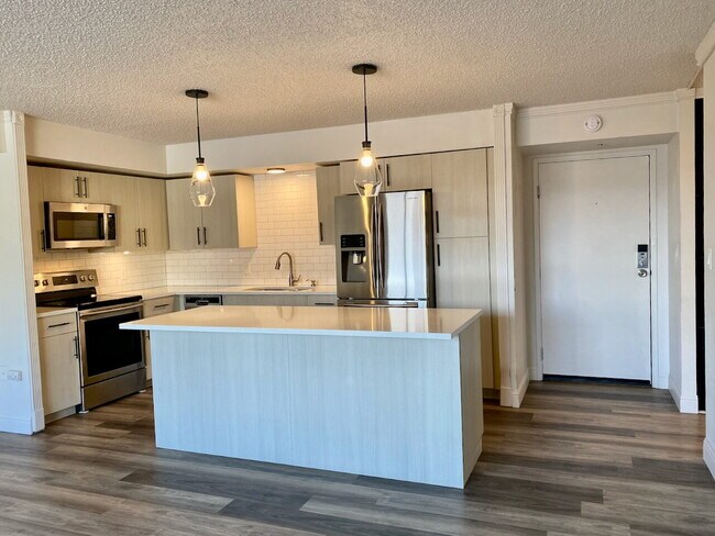 Photo - AVAILABLE NOW! Recently remodeled condo on Cherry Creek Trail + Move in Special! Unit #404