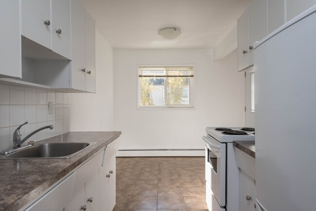 Building Photo - Katelyn