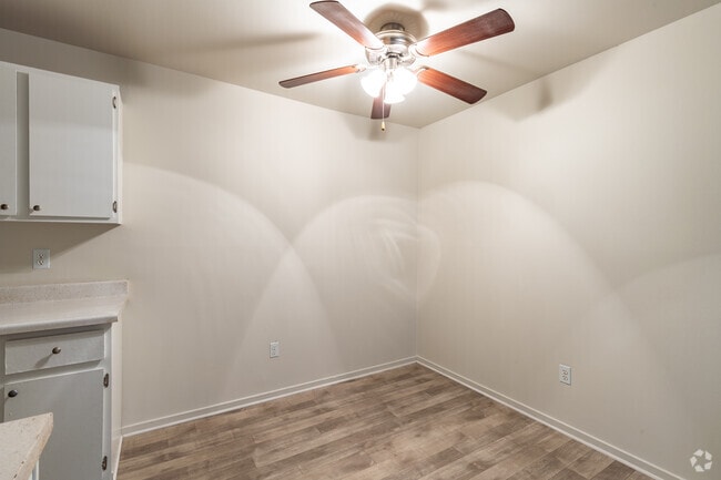1BR, 1BA - 730SF