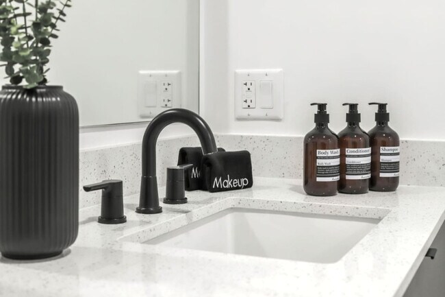 Photo - 1704 N 17th St Unit SI ID1312532P