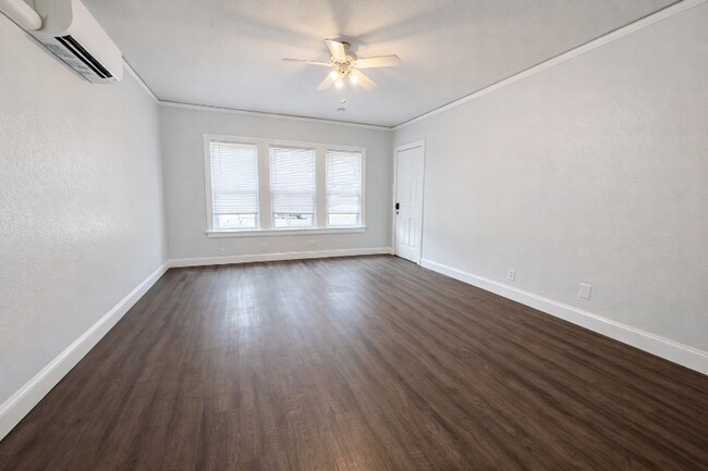 Photo - 5928-5928 Victor St Unit 5930