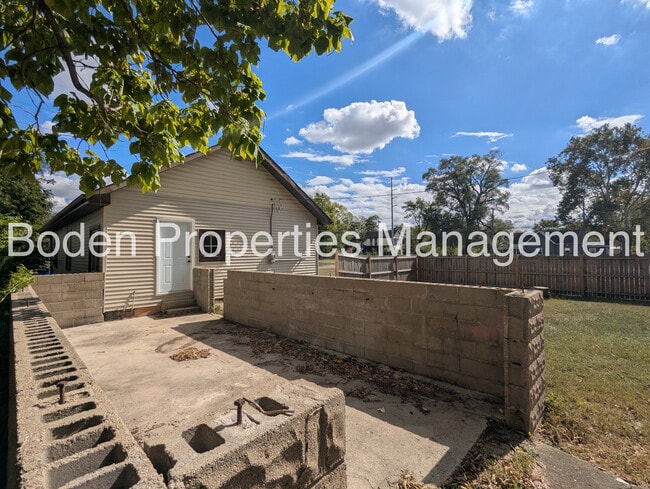 Photo - 1714 S Meridian St