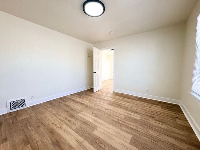 Photo - 1715 Marshall St Unidad Lower