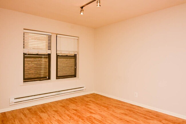 Photo - 2839 W Palmer St Unit 011