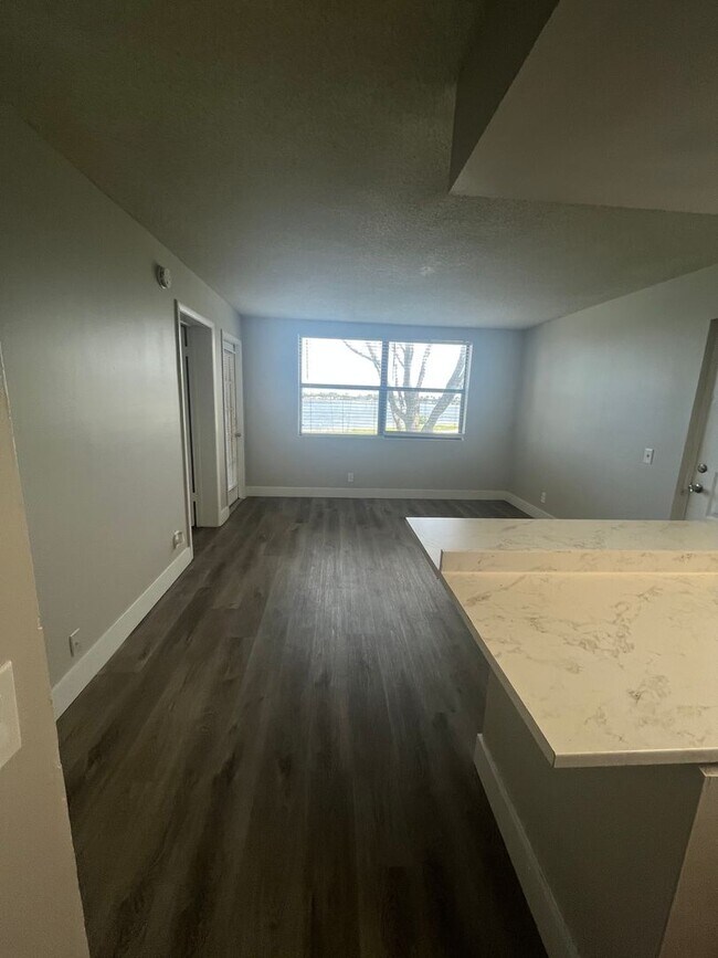 Photo - ONE BEDROOM ONE BATHROOM!! With LAKEVIEW! Unit 211