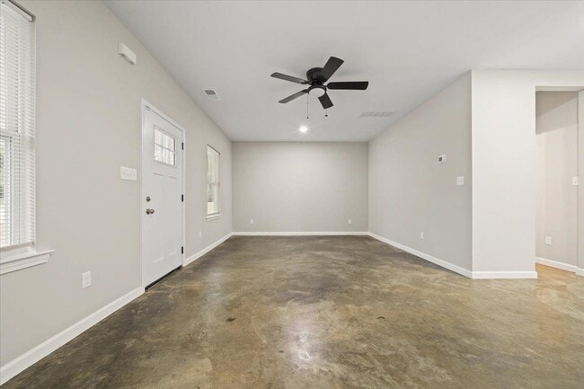 Photo - 2845 Yale Ave