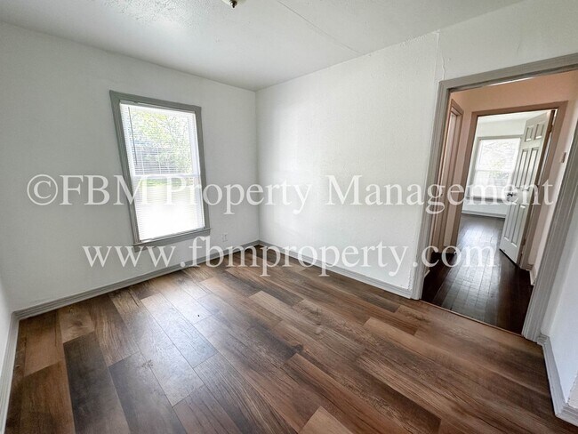 Photo - 607 W Linden St