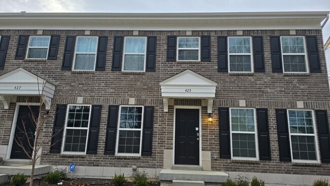 Building Photo - 425 Sunset Hollow Drive