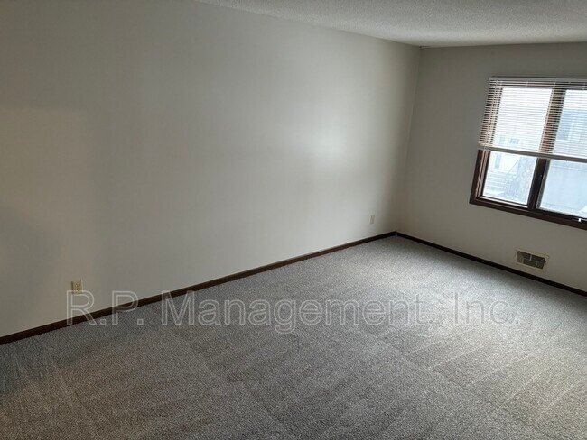 Photo - 4631 1/2 Penkwe Way