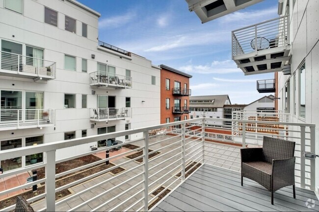 Building Photo - 383 Commercial St Unit 415 Rental