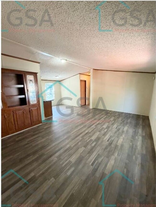 8 Natick Dr