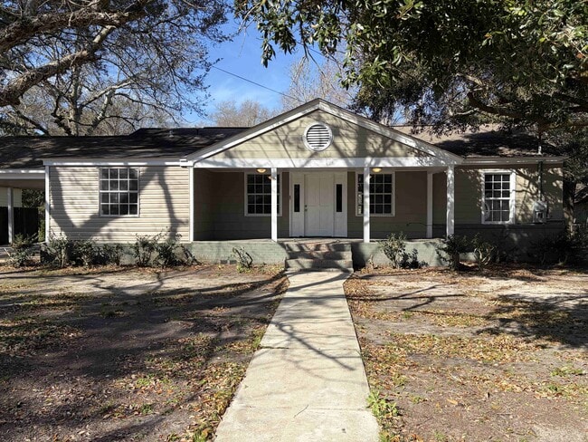 Building Photo - 2109 8th St