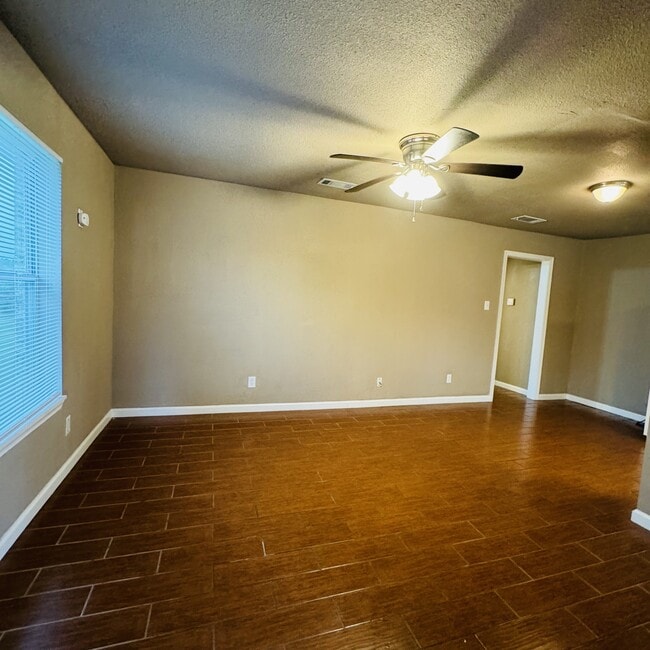 Photo - 2531 Maxey Ct Unidad 116