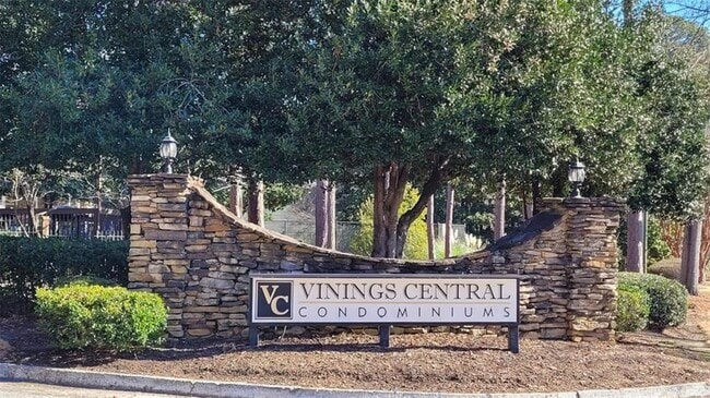 Building Photo - 4684 Vinings Central Run SE