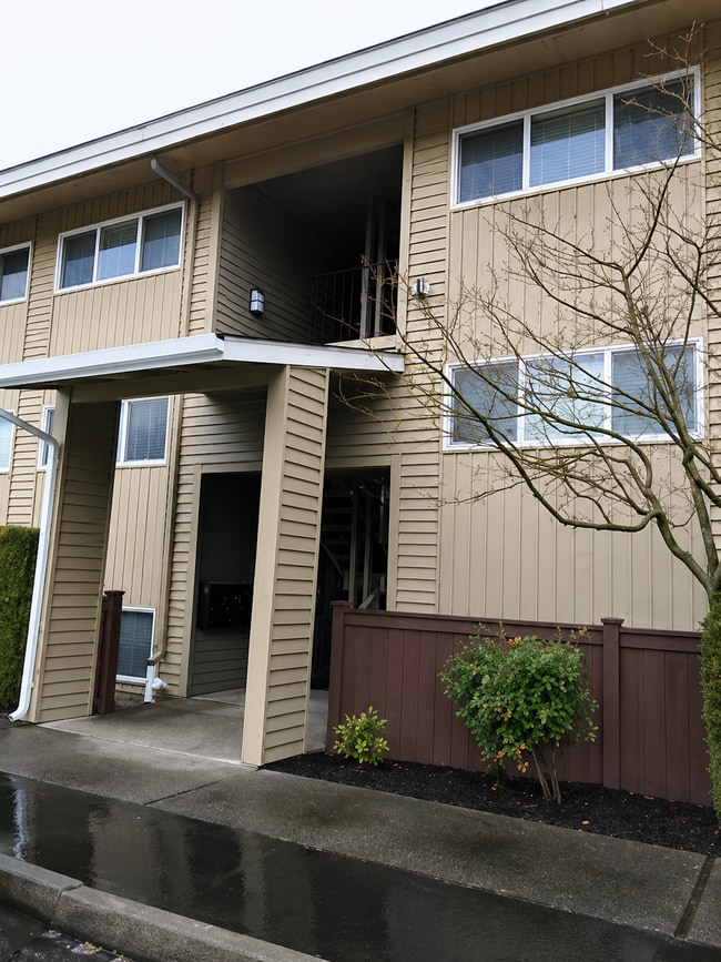 Building Photo - 725 9th Ave S Unit #108