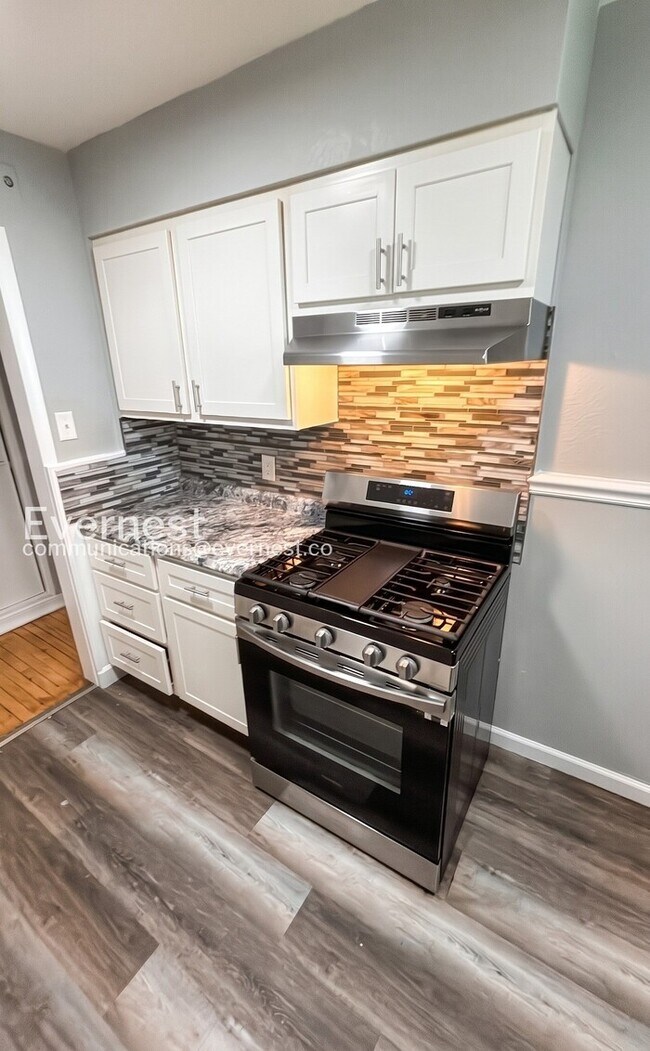 807 Fontaine Pl