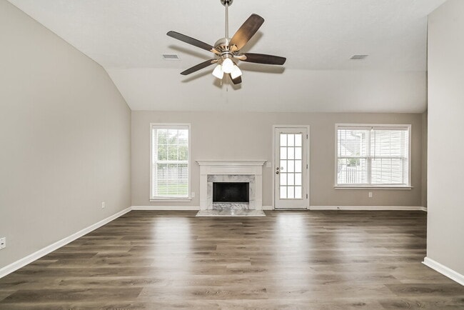 Photo - 416 Lake Forest Dr