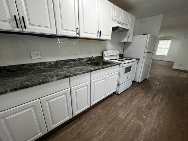 new cabinets - 101 NW 13th Ave