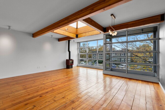Photo - Modern 2 Bed / 2.5 Bath Condo with Office ...