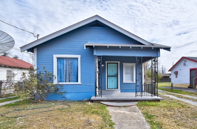 Building Photo - 1314 N Sabinas St