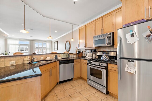 Photo - 615 Adams St Unit 4E