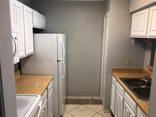 Photo - 3500 Tangle Brush Dr Unit 86