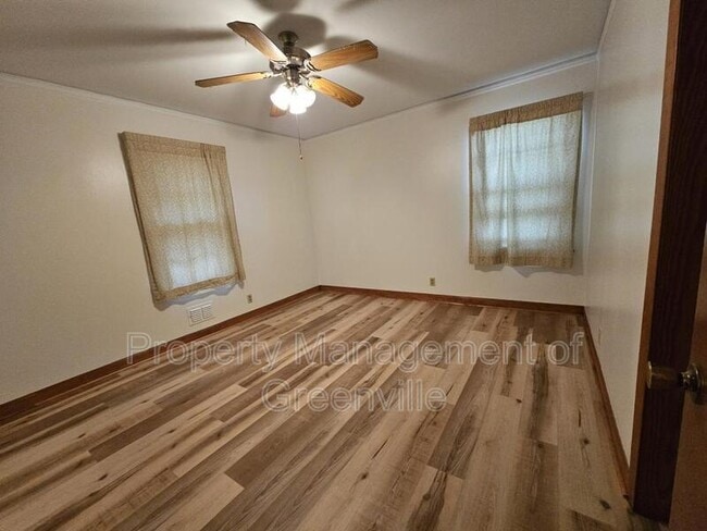 Photo - 400 Berea Dr
