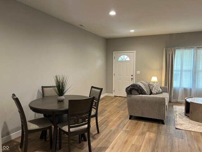 Photo - 2805 N Talbott St Unit B