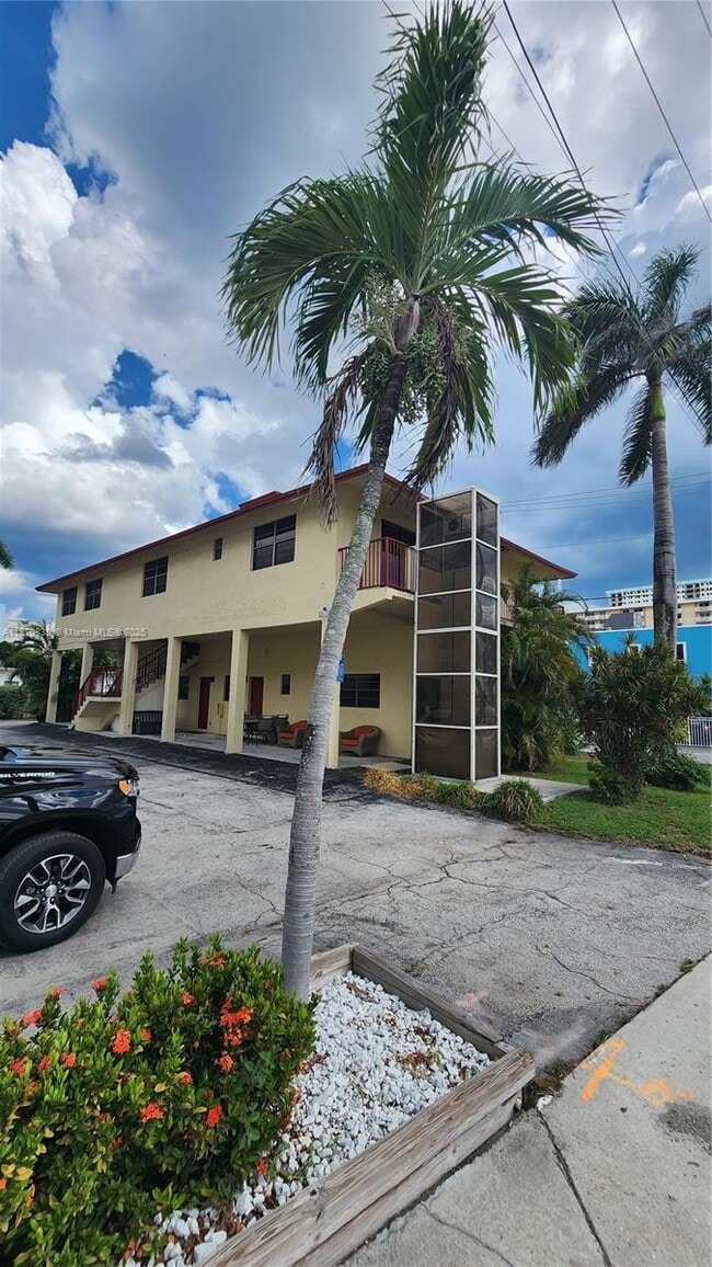 Building Photo - 513 S Ocean Dr Unit A Rental