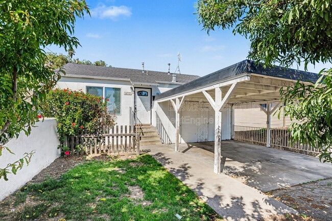 Building Photo - 14772 Midland Rd