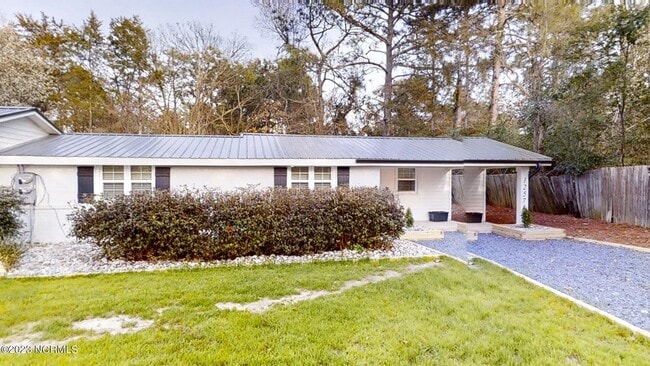 Building Photo - 1255 Central Dr