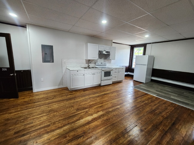Building Photo - 18 Langdon St Rental