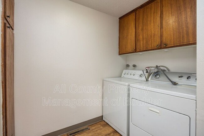 Photo - 924 S Bowen St
